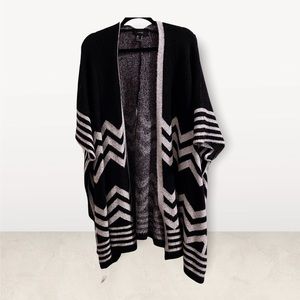Forever 21 thick chunky soft zig zag batwing sweater cardigan Small